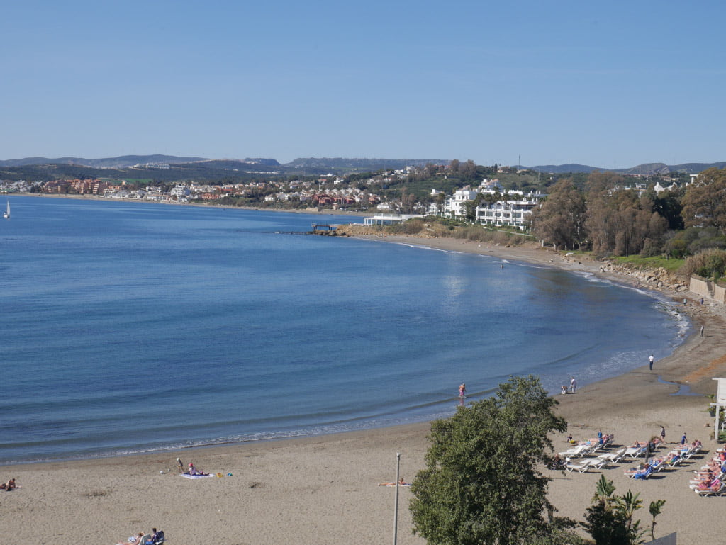 play del cristo beach in estepona